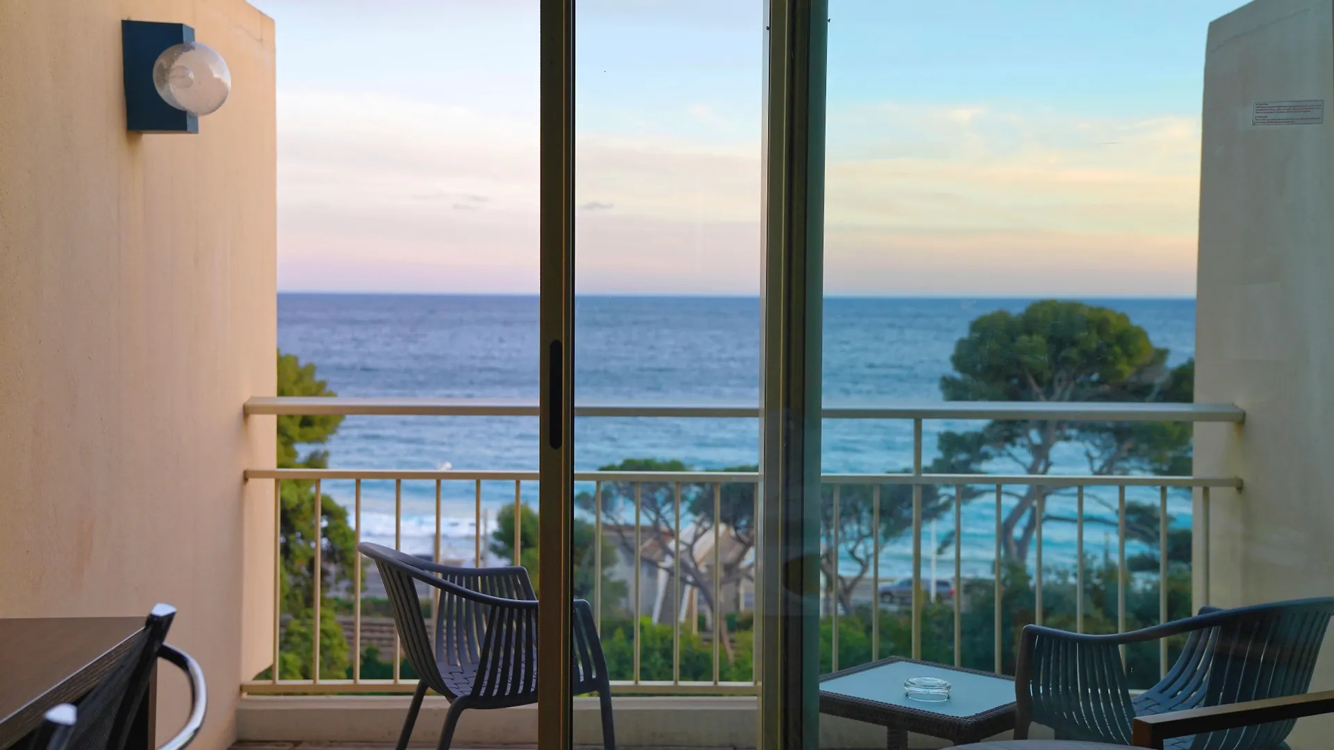 Luxotel Cannes 4*,  France