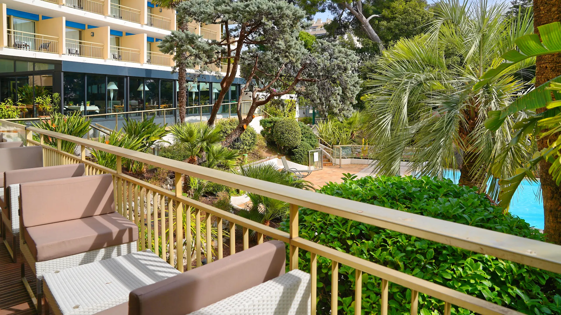 Luxotel Cannes Hotel