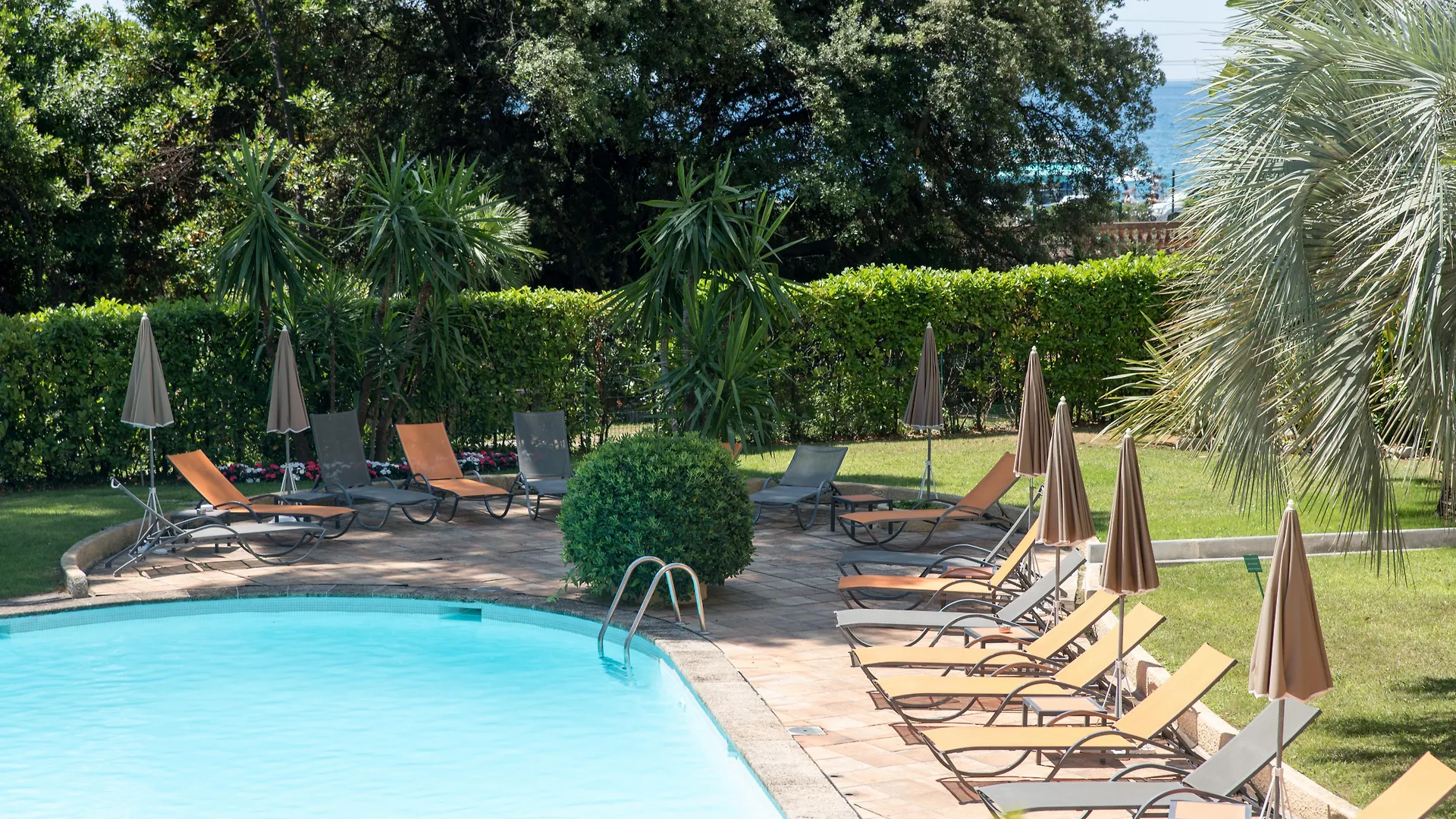 **** Hotel Luxotel Cannes France