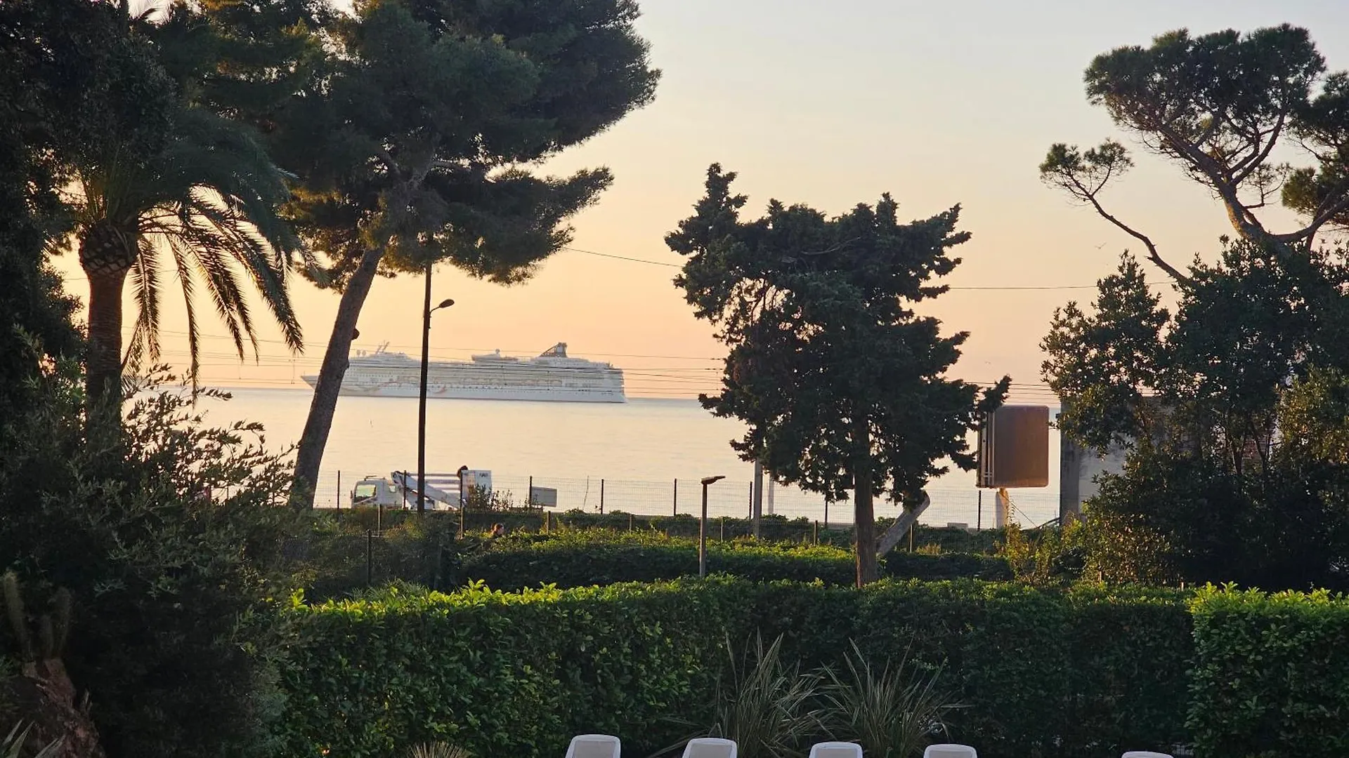 Luxotel Cannes Hotel
